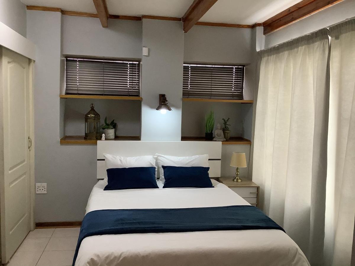 Impala Suite -Entire Unit- 2 Bedroom With 1 Ensuite Bathroom เลดี้สมิธ ภายนอก รูปภาพ